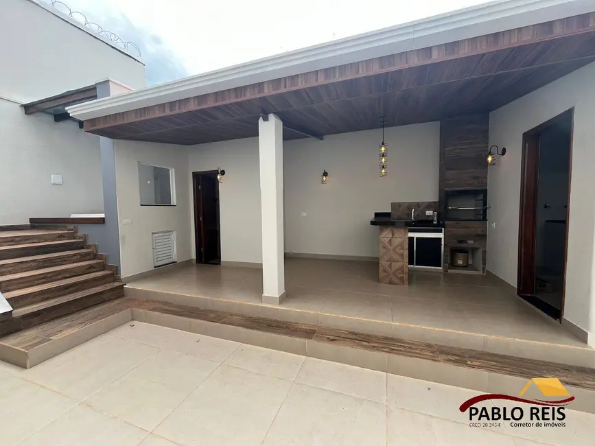 Casa com 3 quartos à venda, 360m2 em Monte Carmelo - MG - imagem 6 Foto 6 de Casa com 3 quartos à venda, 360m2 em Monte Carmelo - MG