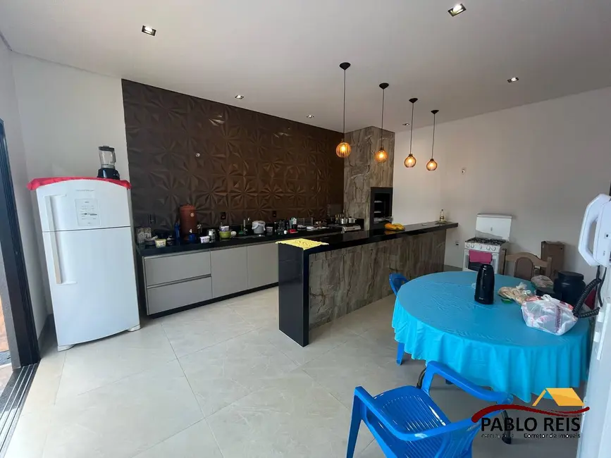 Casa com 3 quartos à venda, 288m2 em Monte Carmelo - MG - imagem 8 Foto 8 de Casa com 3 quartos à venda, 288m2 em Monte Carmelo - MG