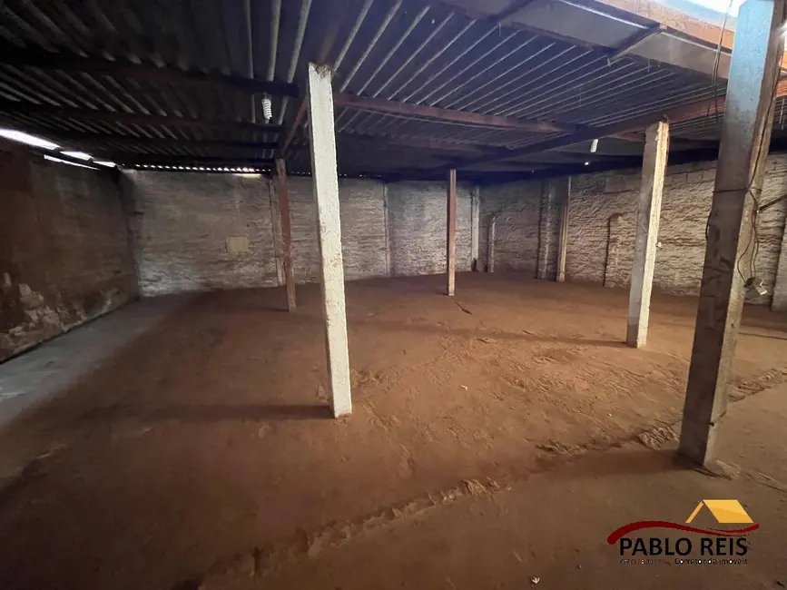 Armazém / Galpão à venda, 360m2 em Monte Carmelo - MG - imagem 3 Foto 3 de Armazém / Galpão à venda, 360m2 em Monte Carmelo - MG