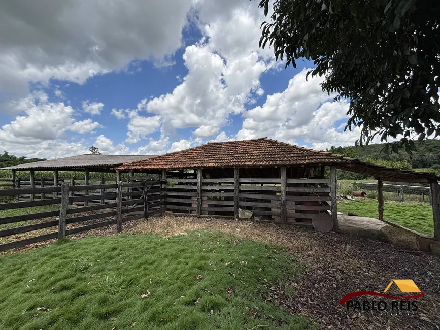 Sítio / Rancho à venda, 22m2 em Monte Carmelo - MG - imagem 6 Foto 6 de Sítio / Rancho à venda, 22m2 em Monte Carmelo - MG