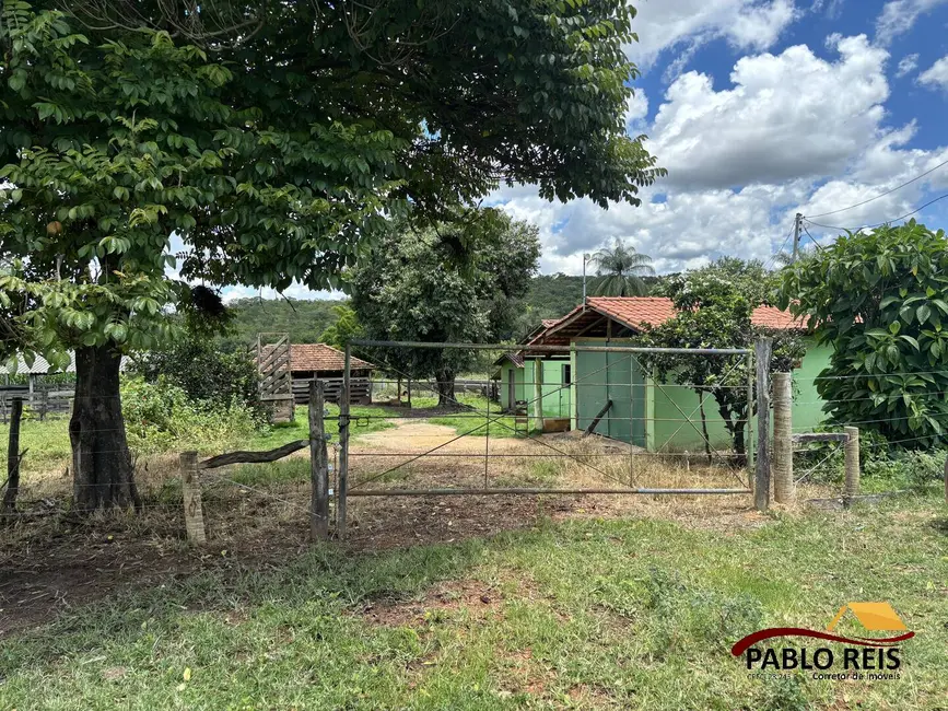 Sítio / Rancho à venda, 22m2 em Monte Carmelo - MG - imagem 7 Foto 7 de Sítio / Rancho à venda, 22m2 em Monte Carmelo - MG