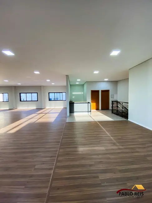 Foto 1 de Sala Comercial para alugar, 250m2 em Centro, Monte Carmelo - MG