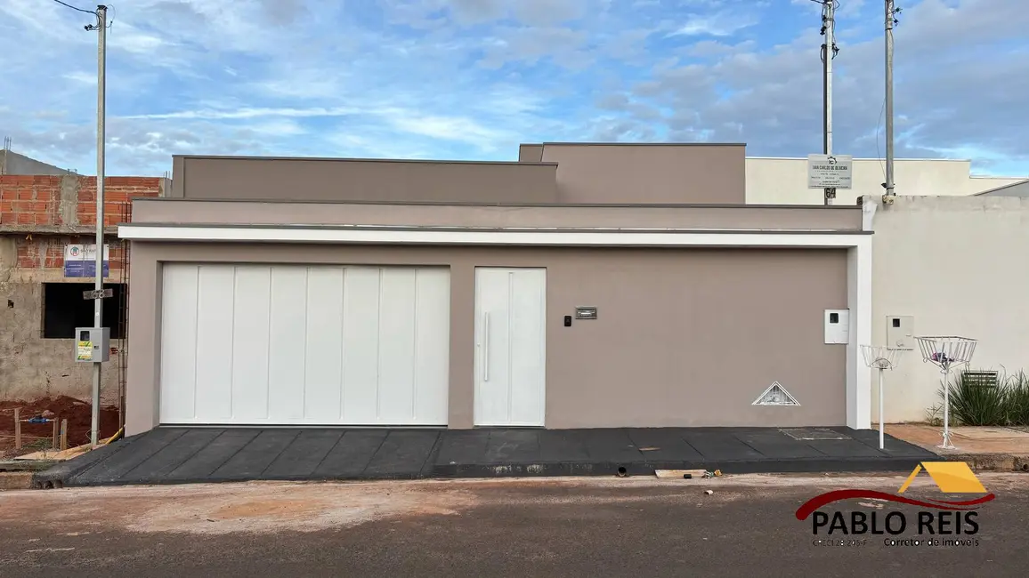 Casa com 3 quartos à venda, 240m2 em Monte Carmelo - MG - imagem 3 Foto 3 de Casa com 3 quartos à venda, 240m2 em Monte Carmelo - MG