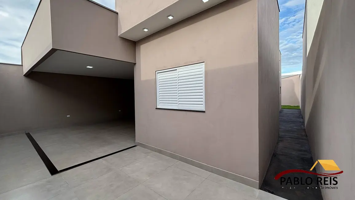 Casa com 3 quartos à venda, 240m2 em Monte Carmelo - MG - imagem 4 Foto 4 de Casa com 3 quartos à venda, 240m2 em Monte Carmelo - MG