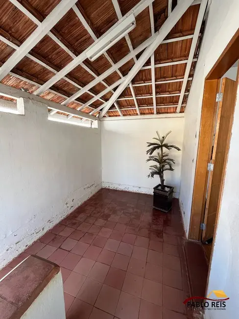 Foto 2 de Casa com 3 quartos à venda, 181m2 em Centro, Monte Carmelo - MG
