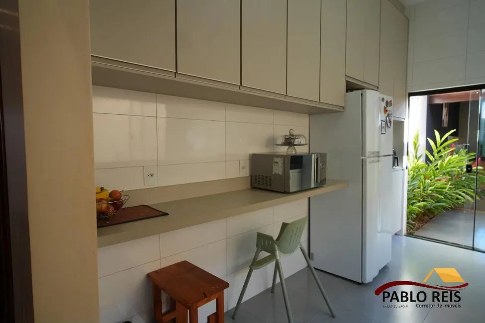 Foto 8 de Casa com 3 quartos à venda, 382m2 em Monte Carmelo - MG