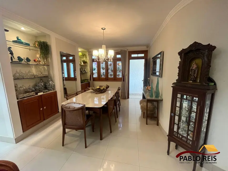 Foto 22 de Sobrado à venda em Centro, Monte Carmelo - MG