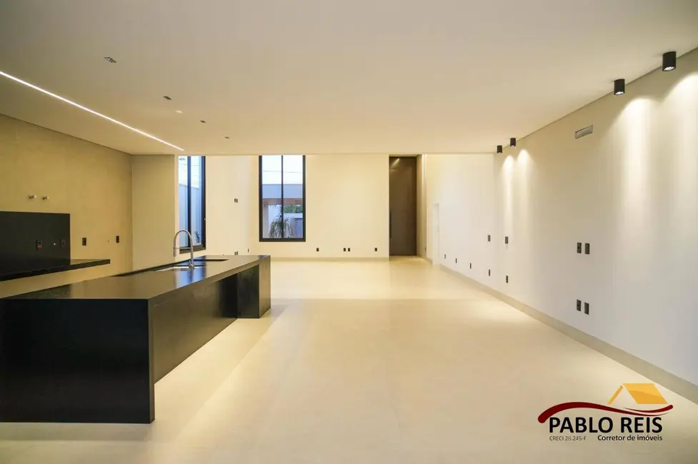 Foto 8 de Casa com 3 quartos à venda em Monte Carmelo - MG