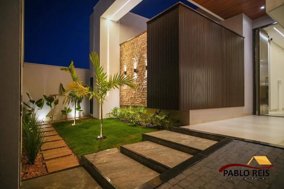 Foto 5 de Casa com 3 quartos à venda em Monte Carmelo - MG