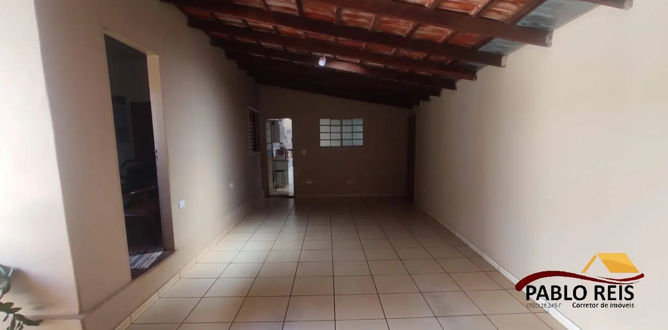 Foto 6 de Casa com 3 quartos à venda, 207m2 em Monte Carmelo - MG