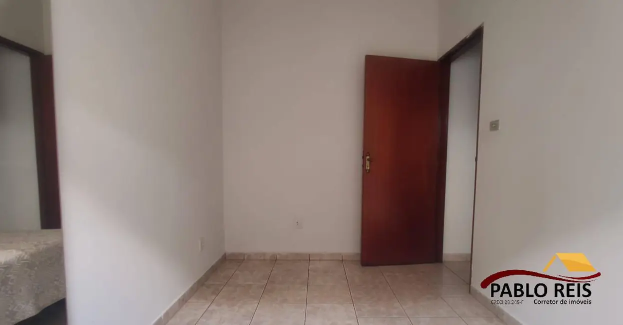 Foto 8 de Casa com 3 quartos à venda, 207m2 em Monte Carmelo - MG