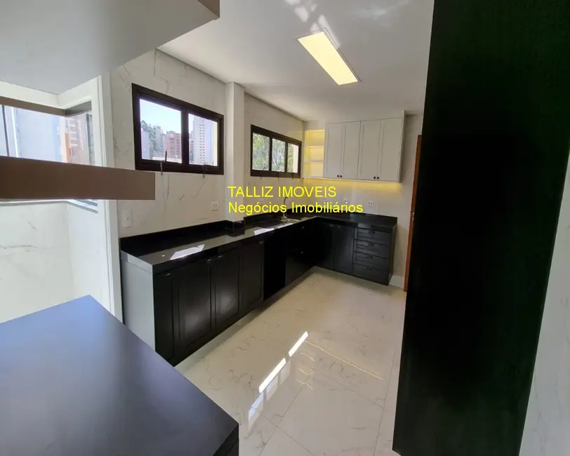 Foto 3 de Apartamento com 4 quartos à venda, 194m2 em São Paulo - SP