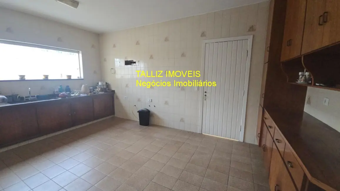 Casa com 3 quartos à venda, 285m2 em Jardim Londrina, São Paulo - SP - imagem 8 Foto 8 de Casa com 3 quartos à venda, 285m2 em Jardim Londrina, São Paulo - SP