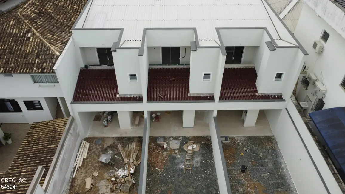 Foto 2 de Casa com 3 quartos à venda, 150m2 em Anita Garibaldi, Joinville - SC