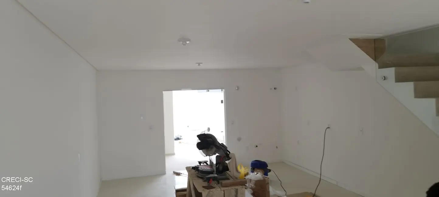 Casa com 3 quartos à venda, 150m2 em Anita Garibaldi, Joinville - SC - imagem 7 Foto 7 de Casa com 3 quartos à venda, 150m2 em Anita Garibaldi, Joinville - SC