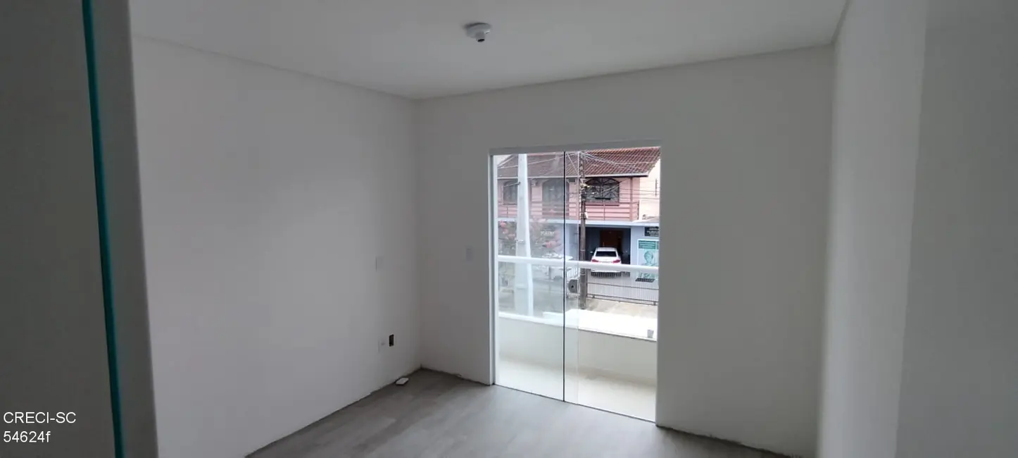 Casa com 3 quartos à venda, 150m2 em Anita Garibaldi, Joinville - SC - imagem 8 Foto 8 de Casa com 3 quartos à venda, 150m2 em Anita Garibaldi, Joinville - SC