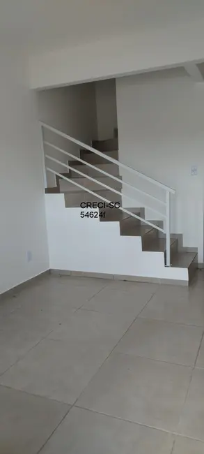 Foto 7 de Casa com 2 quartos à venda, 71m2 em Parque Guarani, Joinville - SC