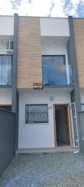 Foto 3 de Casa com 2 quartos à venda, 71m2 em Parque Guarani, Joinville - SC