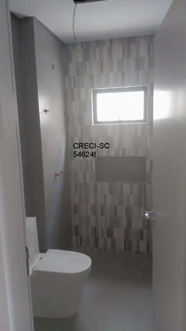 Casa com 3 quartos à venda, 166m2 em Saguaçu, Joinville - SC - imagem 6 Foto 6 de Casa com 3 quartos à venda, 166m2 em Saguaçu, Joinville - SC