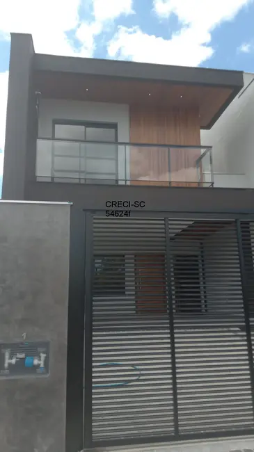 Casa com 3 quartos à venda, 166m2 em Saguaçu, Joinville - SC - imagem 9 Foto 9 de Casa com 3 quartos à venda, 166m2 em Saguaçu, Joinville - SC