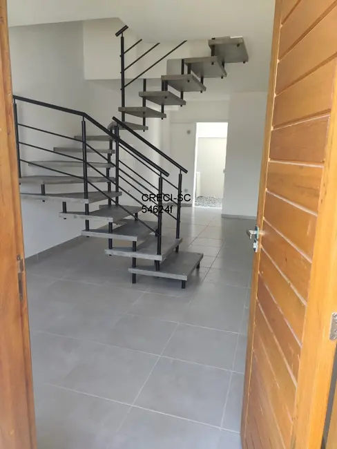 Foto 3 de Casa com 2 quartos à venda, 62m2 em Joinville - SC
