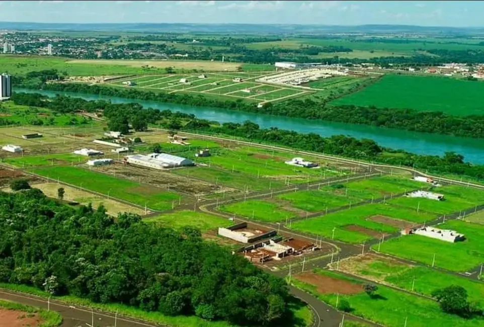 Foto 1 de Terreno / Lote à venda em Itumbiara - GO