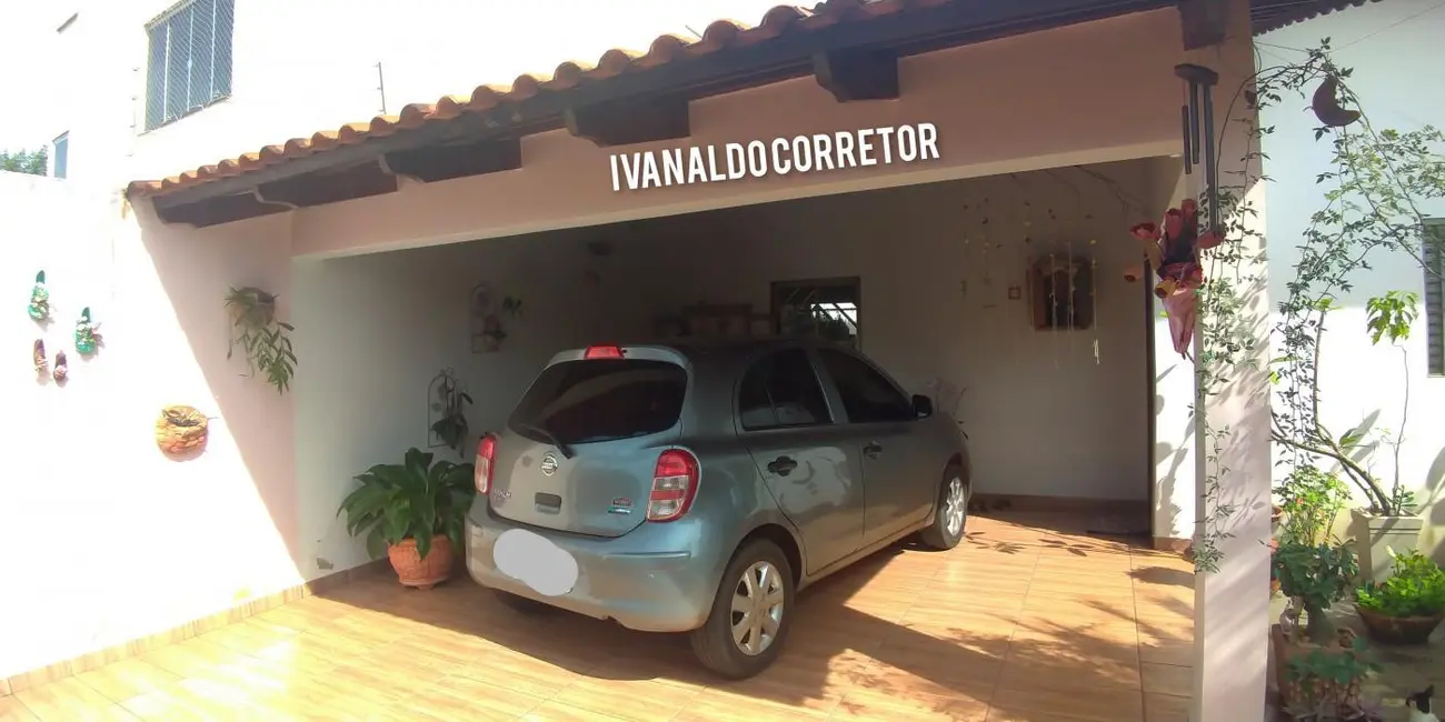 Foto 1 de Casa com 3 quartos à venda, 100m2 em Itumbiara - GO