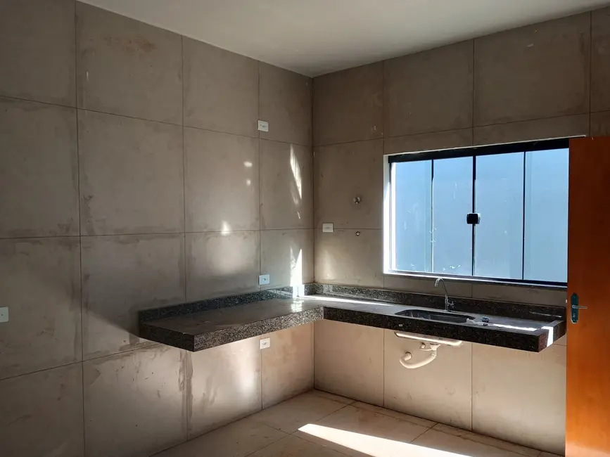 Foto 2 de Casa com 2 quartos à venda em Itumbiara - GO