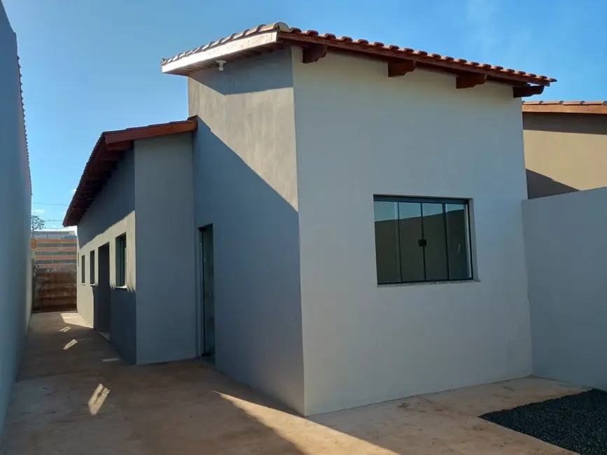 Foto 1 de Casa com 2 quartos à venda em Itumbiara - GO