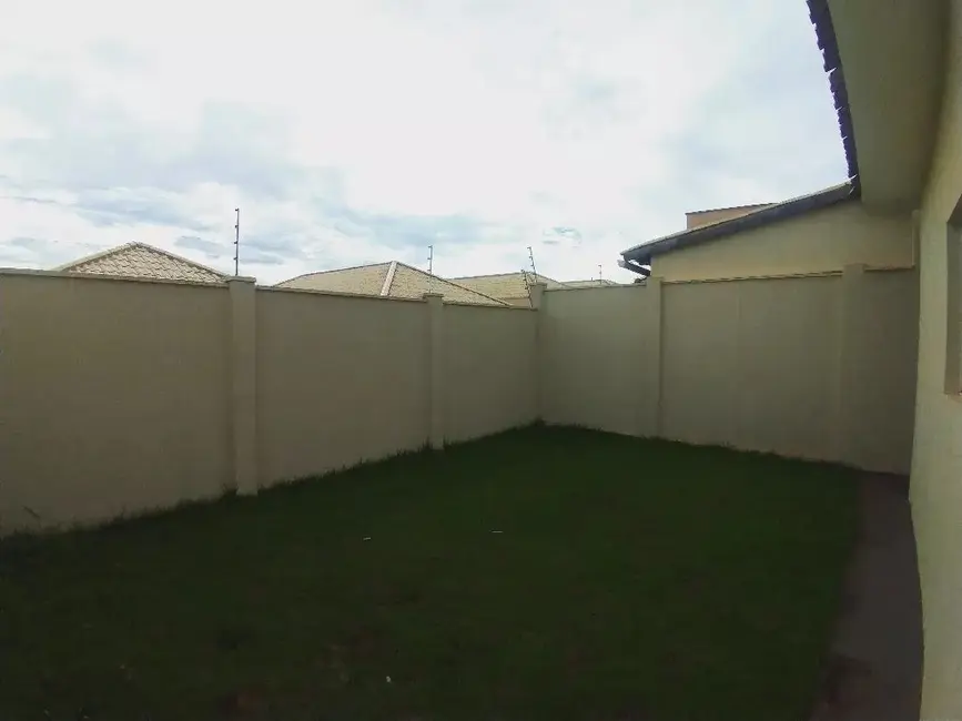 Foto 9 de Casa com 2 quartos à venda, 74m2 em Arapora - MG