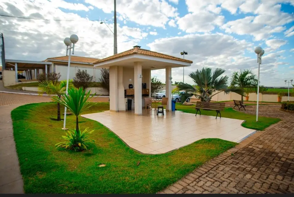 Foto 3 de Casa com 2 quartos à venda, 74m2 em Arapora - MG