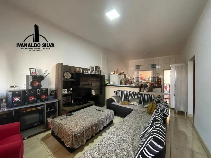 Foto 3 de Casa com 2 quartos à venda, 82m2 em Itumbiara - GO