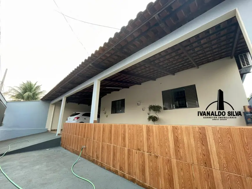 Foto 1 de Casa com 3 quartos à venda, 280m2 em Arapora - MG