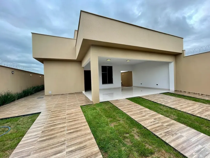 Foto 2 de Casa com 3 quartos à venda, 167m2 em Itumbiara - GO
