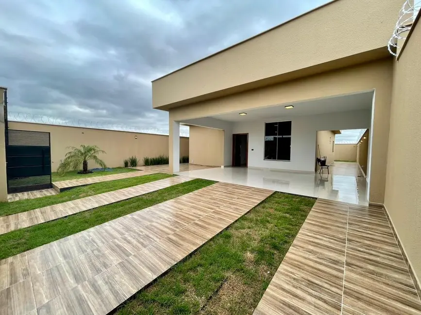 Foto 1 de Casa com 3 quartos à venda, 167m2 em Itumbiara - GO