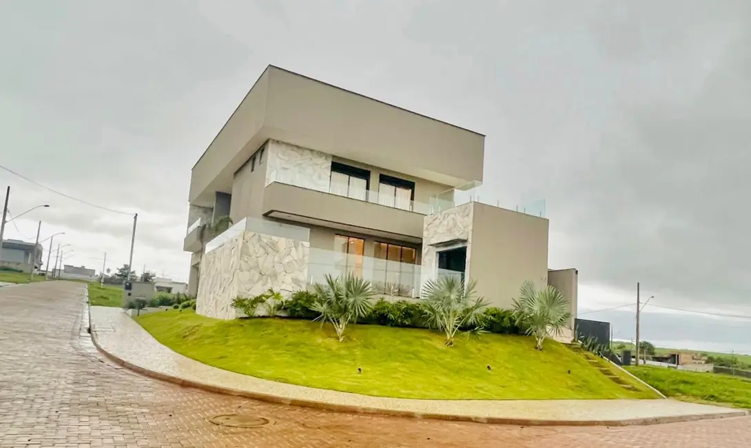 Foto 1 de Casa com 3 quartos à venda, 280m2 em Arapora - MG