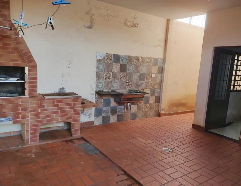 Foto 9 de Casa com 4 quartos à venda em Itumbiara - GO