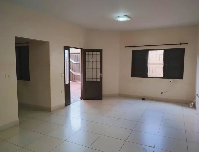 Foto 4 de Casa com 4 quartos à venda em Itumbiara - GO