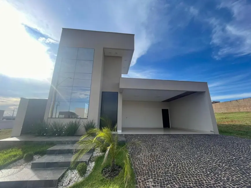 Foto 1 de Casa com 3 quartos à venda, 160m2 em Arapora - MG