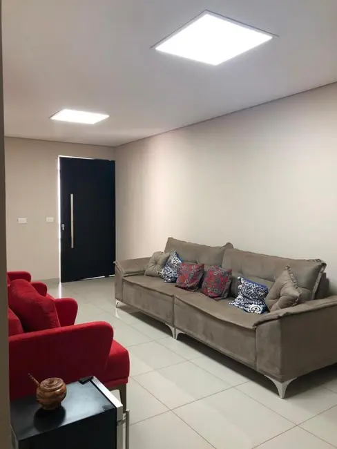 Foto 4 de Casa com 4 quartos à venda, 218m2 em Itumbiara - GO