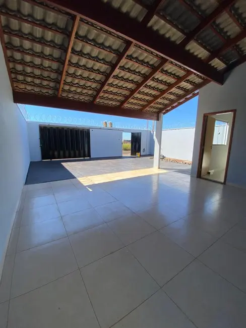 Foto 1 de Casa com 3 quartos à venda em Itumbiara - GO