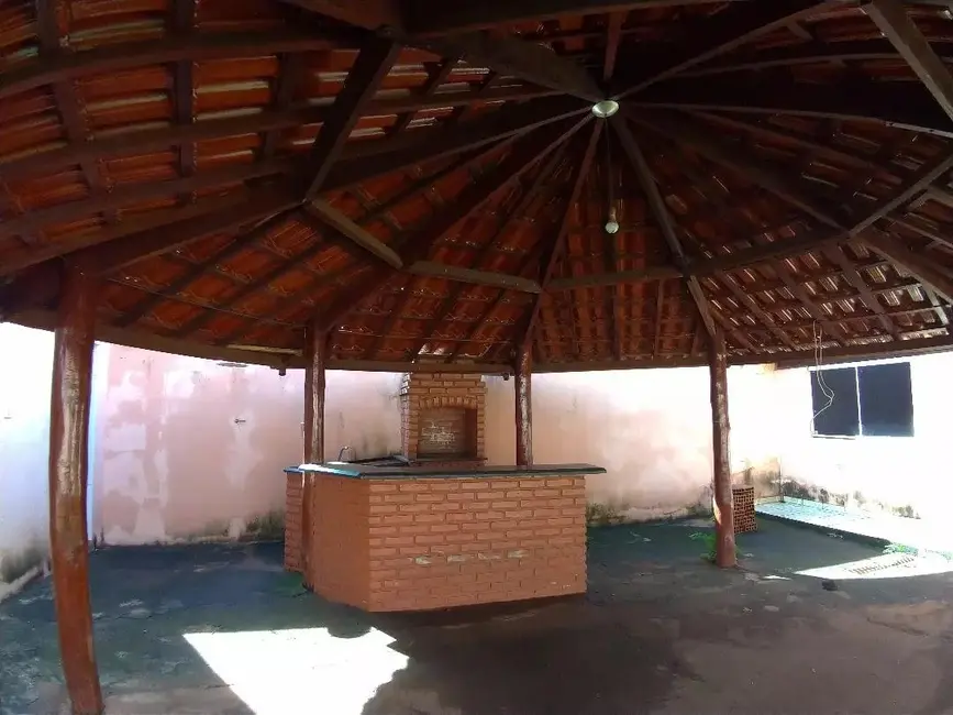 Foto 2 de Casa com 3 quartos à venda, 130m2 em Itumbiara - GO