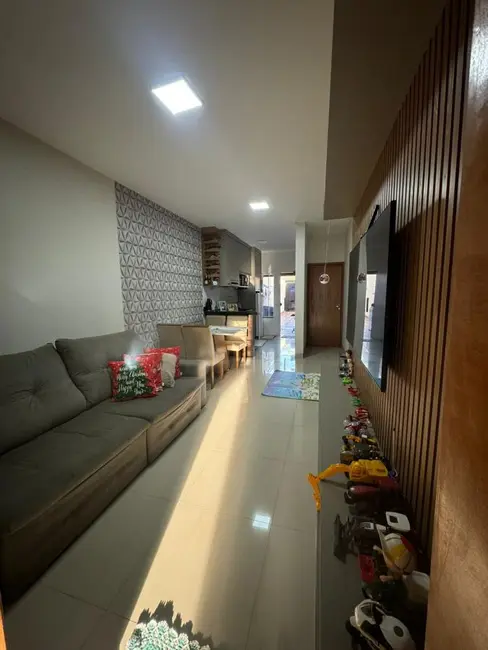 Foto 2 de Casa com 3 quartos à venda, 130m2 em Itumbiara - GO