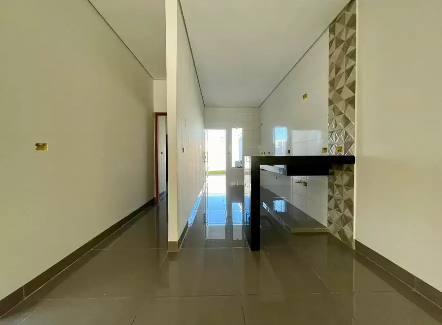 Foto 4 de Casa com 3 quartos à venda, 100m2 em Itumbiara - GO