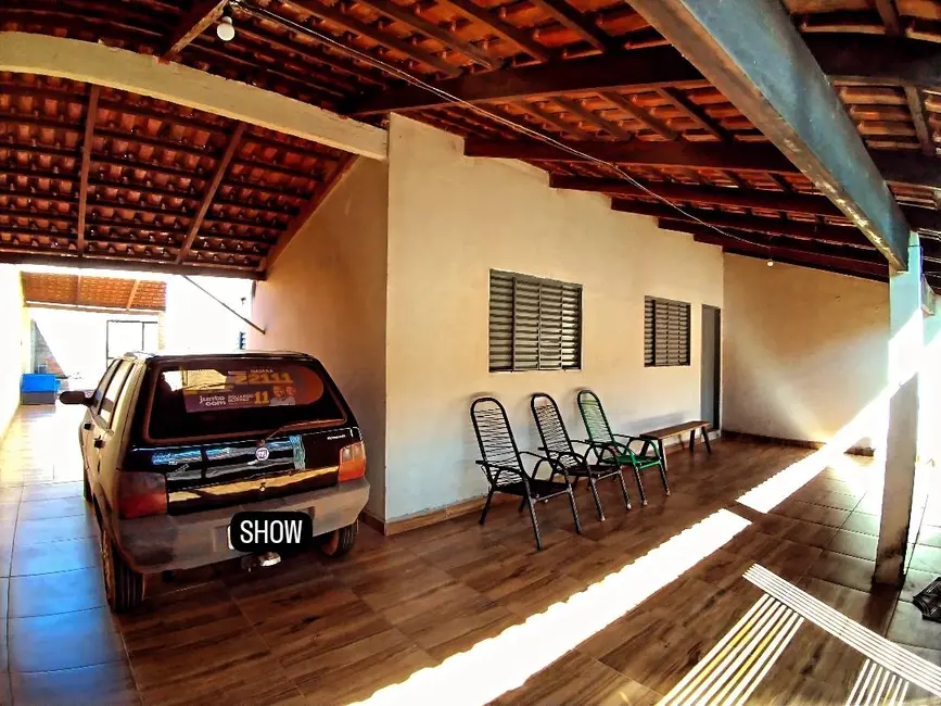 Foto 1 de Casa com 3 quartos à venda, 110m2 em Arapora - MG