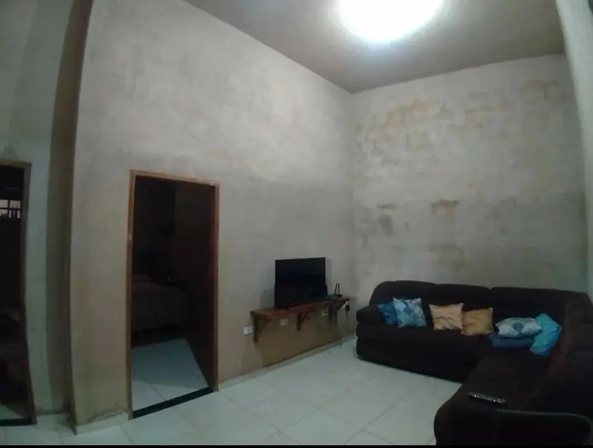 Casa com 2 quartos à venda, 100m2 em Itumbiara - GO - imagem 8 Foto 8 de Casa com 2 quartos à venda, 100m2 em Itumbiara - GO