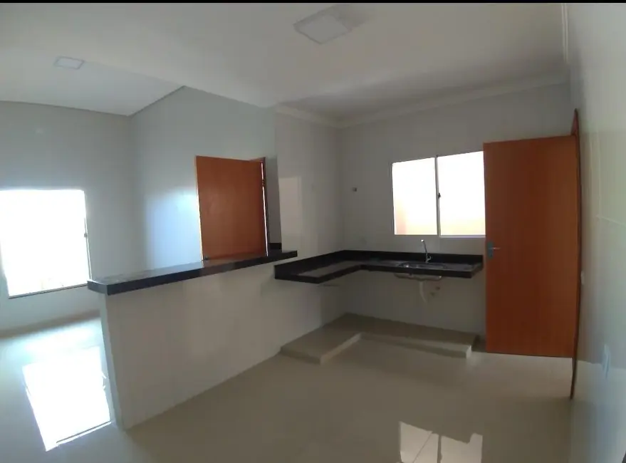 Foto 2 de Casa com 3 quartos à venda em Itumbiara - GO