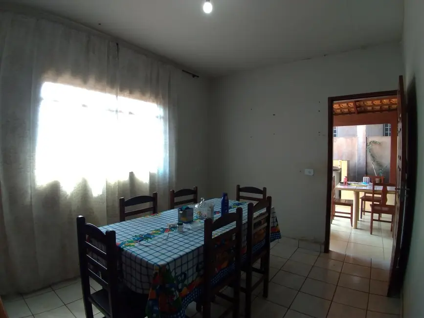 Foto 1 de Casa com 2 quartos à venda, 90m2 em Itumbiara - GO