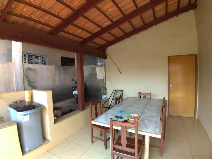 Foto 4 de Casa com 2 quartos à venda, 90m2 em Itumbiara - GO