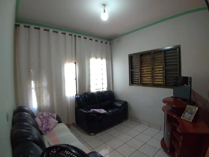 Foto 9 de Casa com 2 quartos à venda, 90m2 em Itumbiara - GO